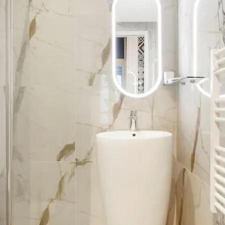 Luxury Appart Bonne Nouvelles Apartment *